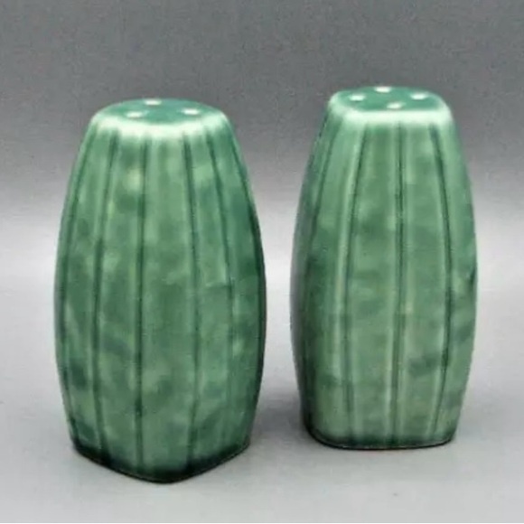 Pfaltzgraft Naturewood Serenity Green Glaze Discontinued Salt & Pepper Shakers - Picture 3 of 3